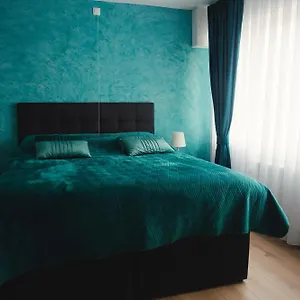 Bed & Breakfast Md Luxury, Bruges